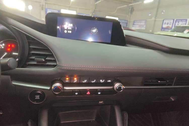Used Mazda 3 Axela 2021 2.0L Automatic Zhiqing Edition Audio And AC Panel