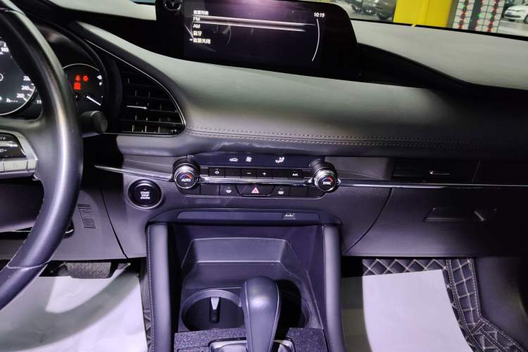 Used Mazda 3 Axela 2021 2.0L Automatic Zhiya Edition Audio And AC Panel