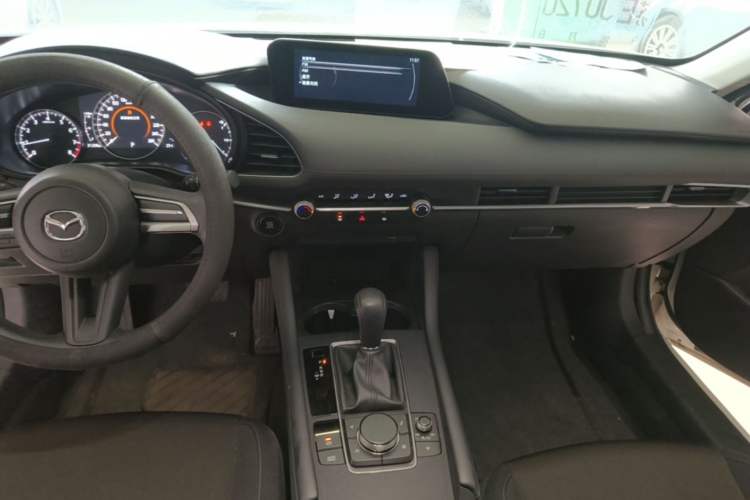 Used Mazda 3 Axela 2021 2.0L Automatic Zhiqing Edition Audio And AC Panel