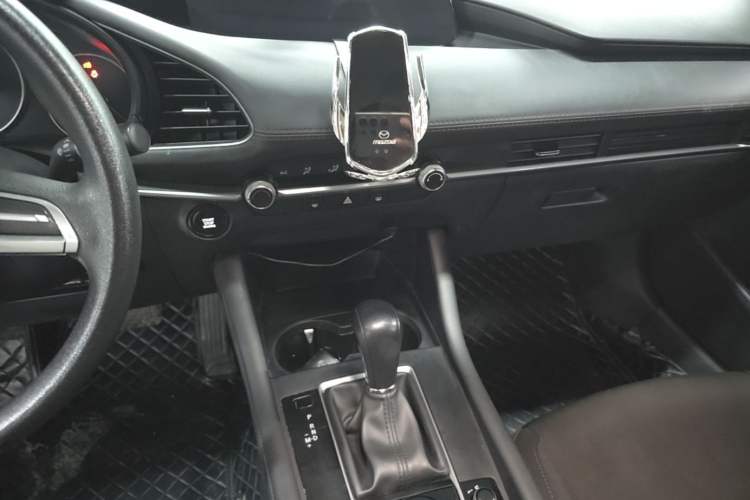 Used Mazda 3 Axela 2021 2.0L Automatic Zhiqing Edition Audio And AC Panel