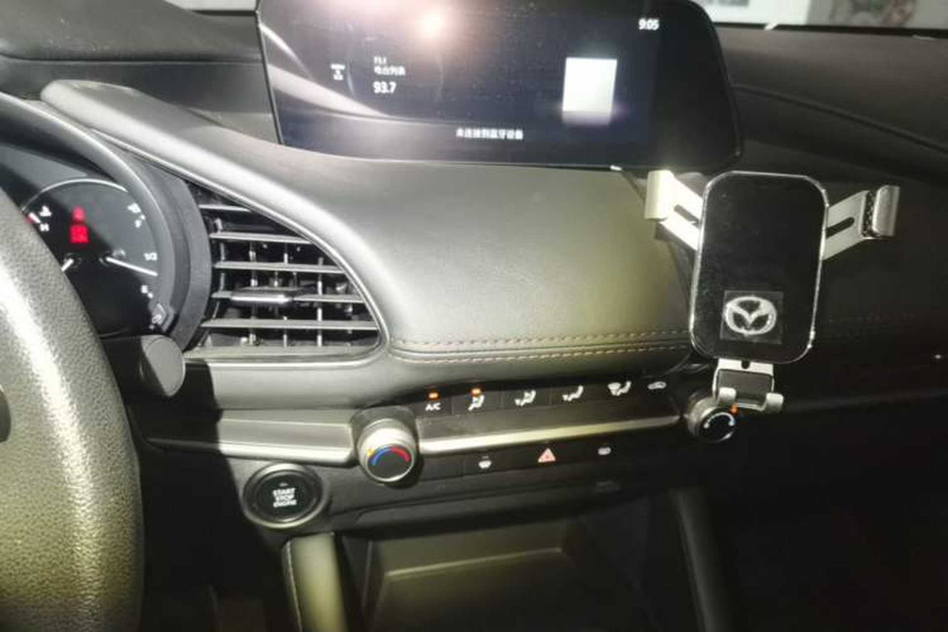 Used Mazda 3 Axela 2021 2.0L Automatic Zhiqing Edition Audio And AC Panel