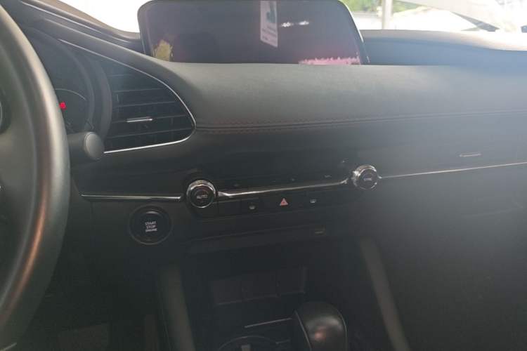 Used Mazda 3 Axela 2021 2.0L Automatic Zhiya Edition Audio And AC Panel