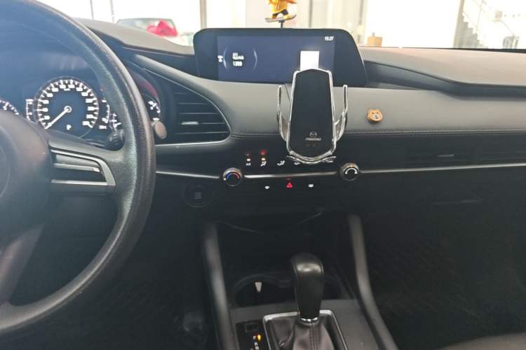 Used Mazda 3 Axela 2021 2.0L Automatic Zhiqing Edition Audio And AC Panel