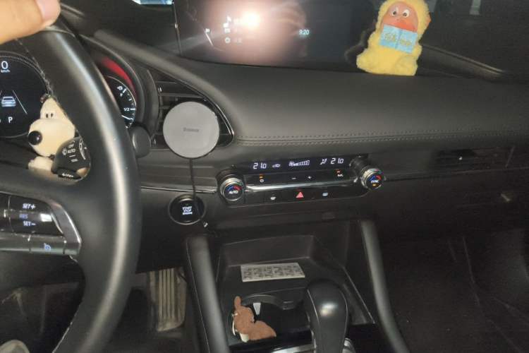 Used Mazda 3 Axela 2021 2.0L Automatic Zhiyao Edition Audio And AC Panel