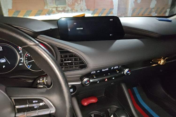 Used Mazda 3 Axela 2021 2.0L Automatic ZhiXuan Edition Audio And AC Panel