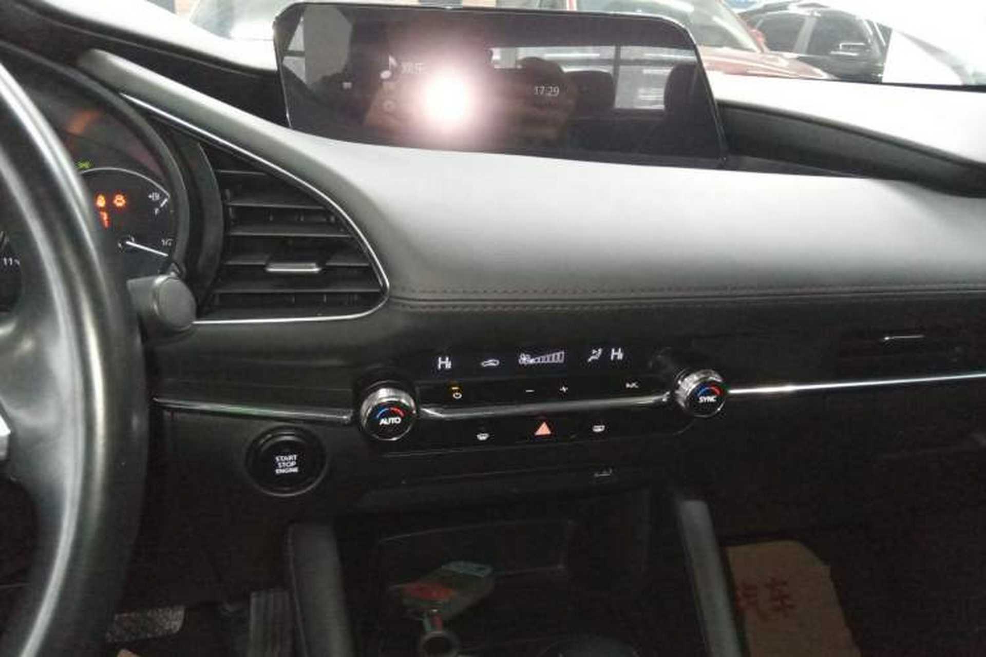 Used Mazda 3 Axela 2021 2.0L Automatic ZhiXuan Edition Audio And AC Panel
