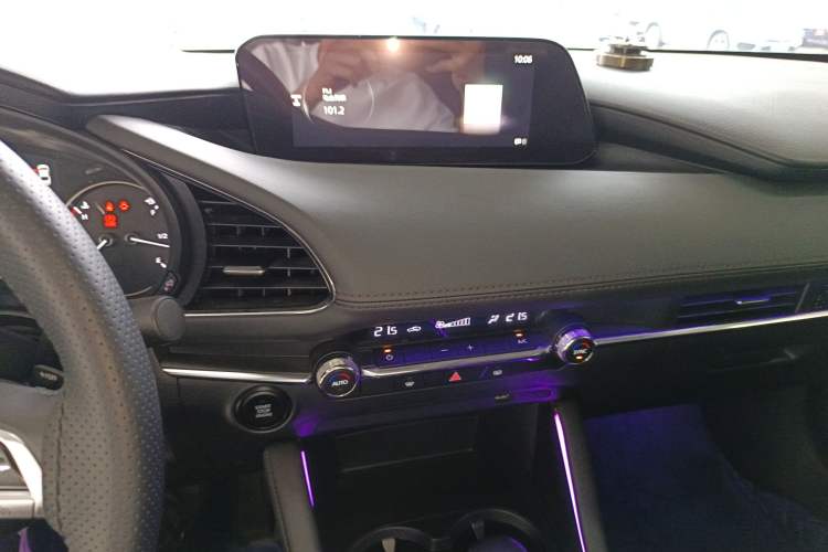 Used Mazda 3 Axela 2021 2.0L Automatic ZhiXuan Edition Audio And AC Panel