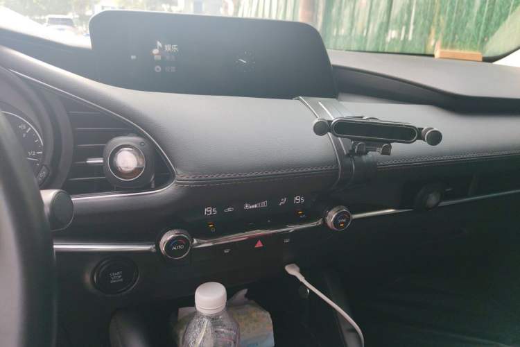 Used Mazda 3 Axela 2021 2.0L Automatic Zhiya Edition Audio And AC Panel