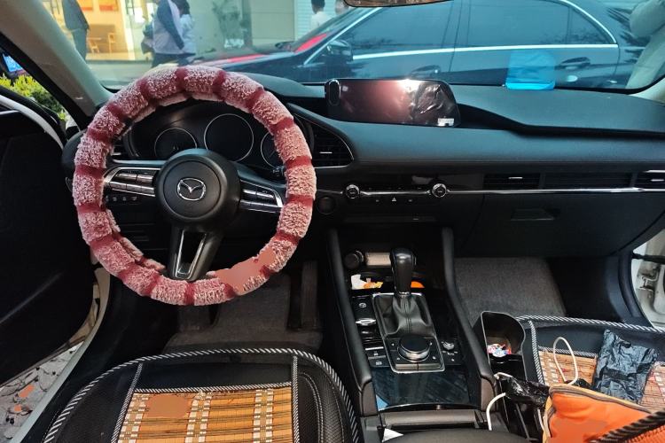 Used Mazda 3 Axela 2021 2.0L Automatic Zhiya Edition Center Console