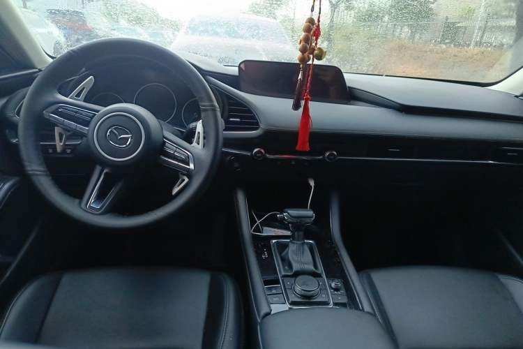 Used Mazda 3 Axela 2021 2.0L Automatic ZhiXuan Edition Center Console