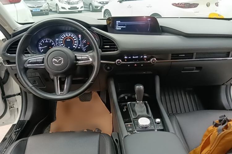 Used Mazda 3 Axela 2021 2.0L Automatic Zhiya Edition Center Console