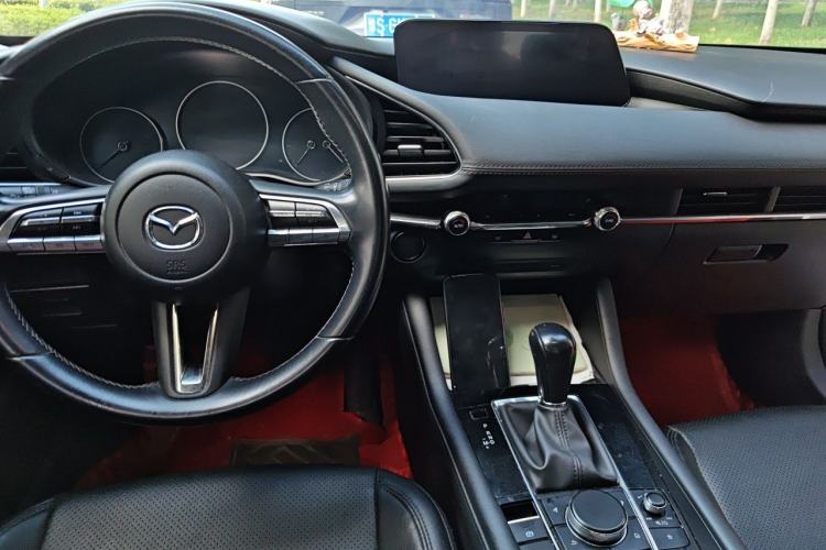 Used Mazda 3 Axela 2021 2.0L Automatic Zhiya Edition Center Console