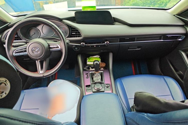 Used Mazda 3 Axela 2021 2.0L Automatic ZhiXuan Edition Center Console