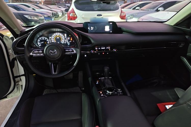 Used Mazda 3 Axela 2021 2.0L Automatic Zhiya Edition Center Console