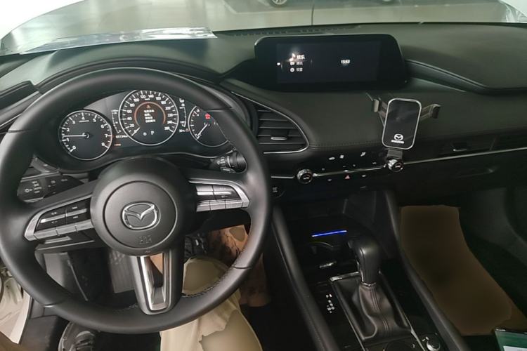 Used Mazda 3 Axela 2021 2.0L Automatic Zhiyao Edition Center Console