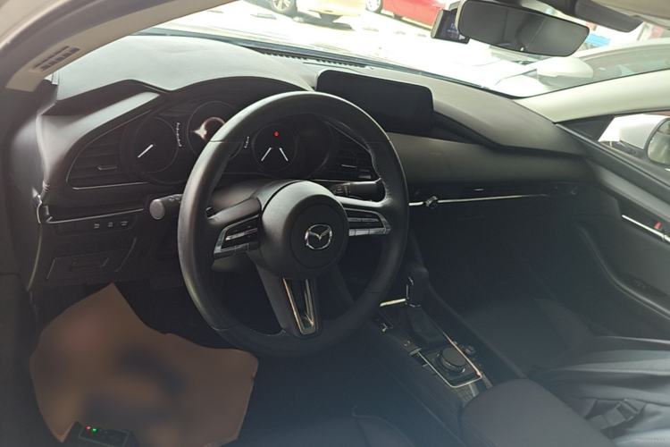 Used Mazda 3 Axela 2021 2.0L Automatic ZhiXuan Edition Center Console