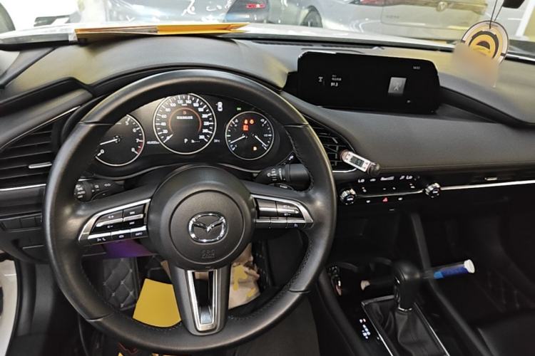 Used Mazda 3 Axela 2021 2.0L Automatic ZhiXuan Edition Center Console