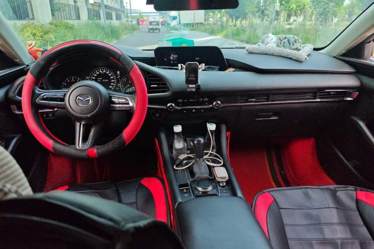 Used Mazda 3 Axela 2021 2.0L Automatic ZhiXuan Edition Center Console
