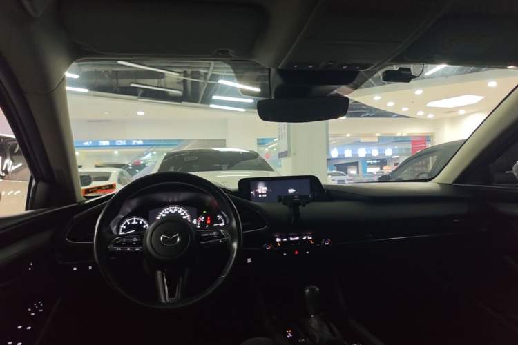 Used Mazda 3 Axela 2021 2.0L Automatic ZhiXuan Edition Center Console