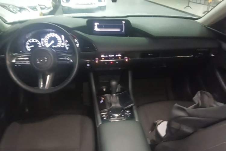 Used Mazda 3 Axela 2021 2.0L Automatic ZhiXuan Edition Center Console
