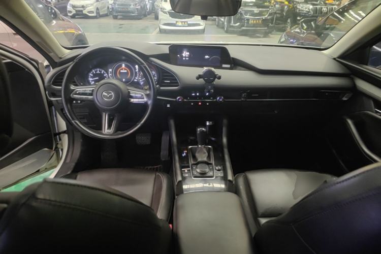 Used Mazda 3 Axela 2021 2.0L Automatic Zhiya Edition Center Console