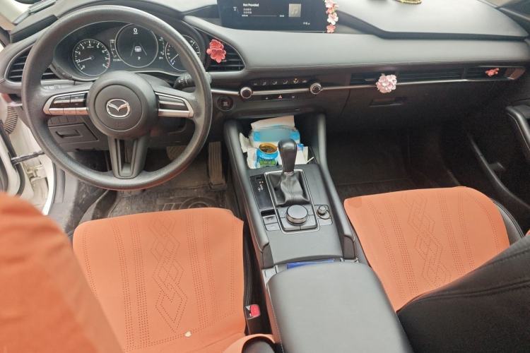 Used Mazda 3 Axela 2021 1.5L Automatic Zhiyue Edition Center Console