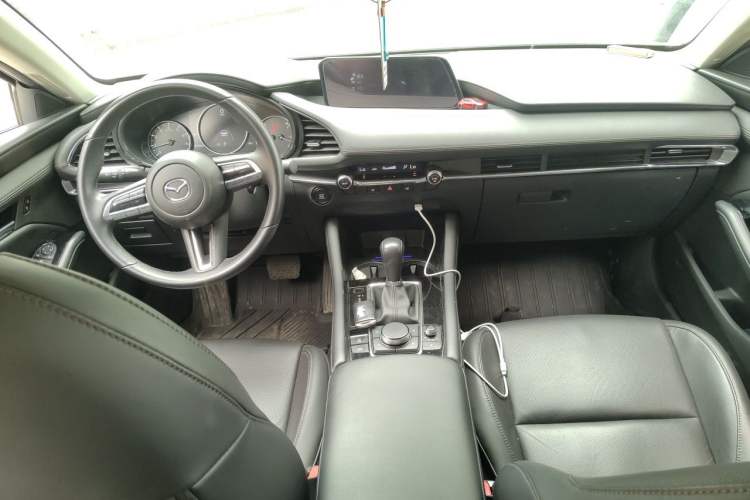 Used Mazda 3 Axela 2021 2.0L Automatic Zhiya Edition Center Console