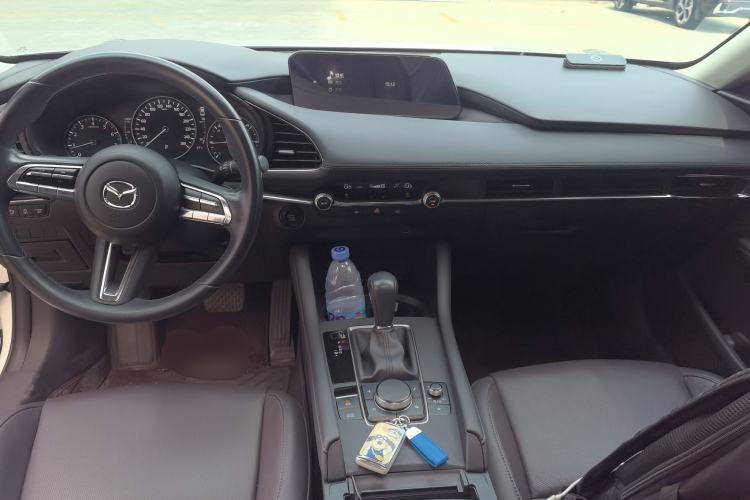 Used Mazda 3 Axela 2021 2.0L Automatic Zhiya Edition Center Console