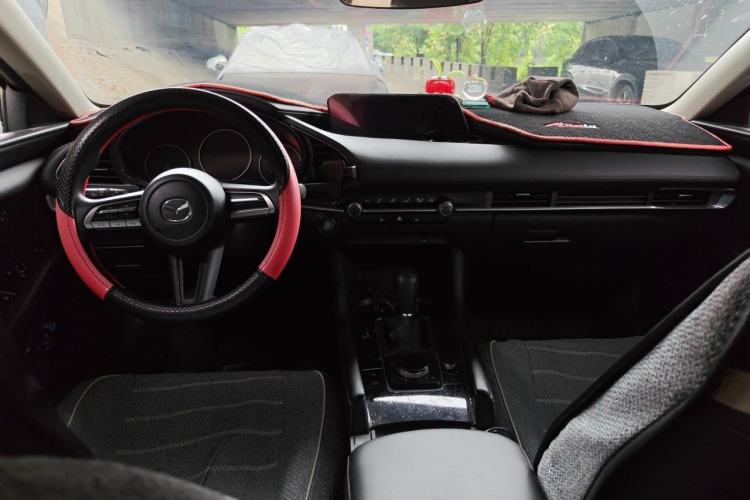 Used Mazda 3 Axela 2021 2.0L Automatic Zhiqing Edition Center Console