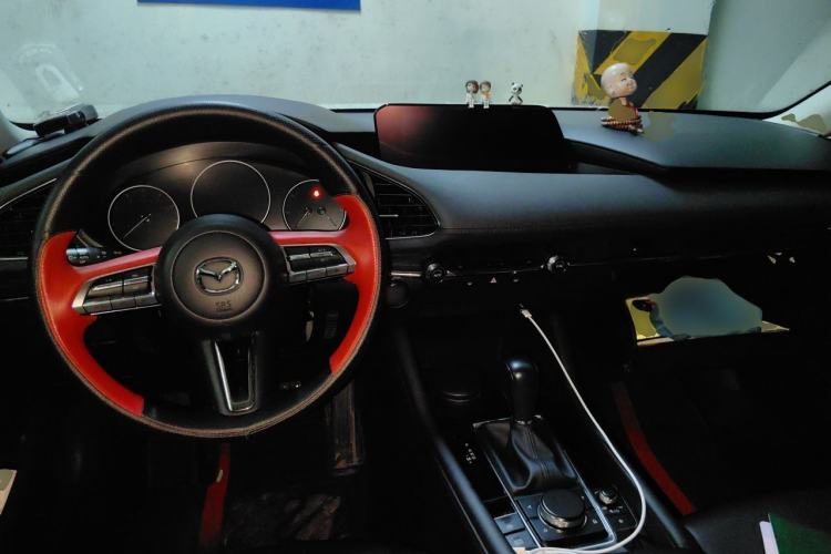 Used Mazda 3 Axela 2021 2.0L Automatic Zhiya Edition Center Console