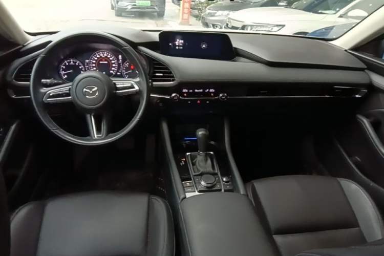 Used Mazda 3 Axela 2021 2.0L Automatic Zhi Rui Edition Center Console