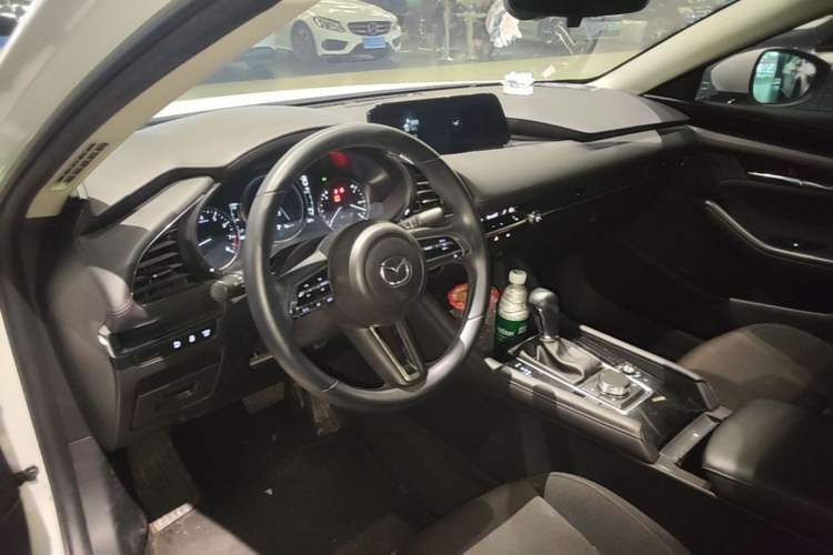 Used Mazda 3 Axela 2021 2.0L Automatic ZhiXuan Edition Center Console