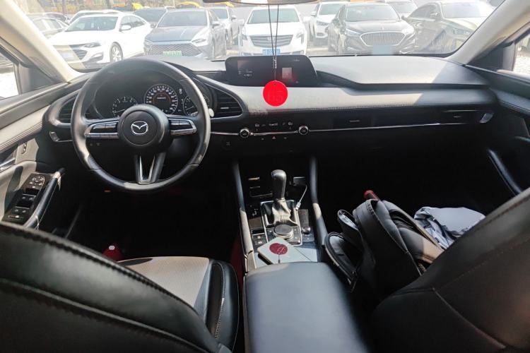 Used Mazda 3 Axela 2021 2.0L Automatic Zhiya Edition Center Console
