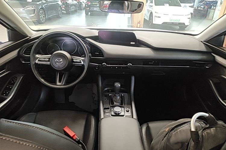 Used Mazda 3 Axela 2021 2.0L Automatic Zhi Rui Edition Center Console