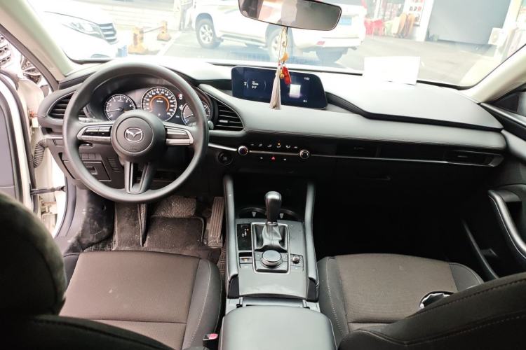 Used Mazda 3 Axela 2021 2.0L Automatic Zhiqing Edition Center Console