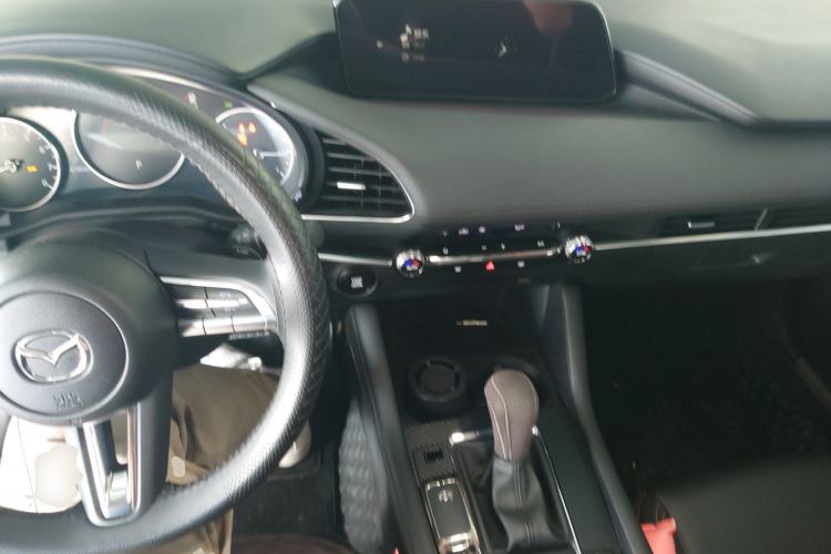 Used Mazda 3 Axela 2021 2.0L Automatic ZhiXuan Edition Center Console