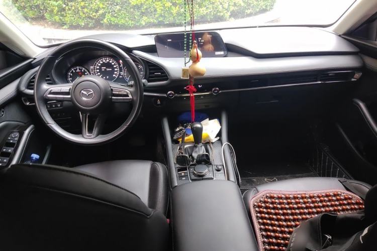 Used Mazda 3 Axela 2021 2.0L Automatic Zhiyao Edition Center Console