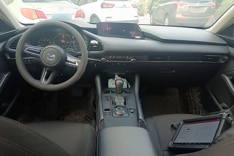 Used Mazda 3 Axela 2021 2.0L Automatic ZhiXuan Edition Center Console