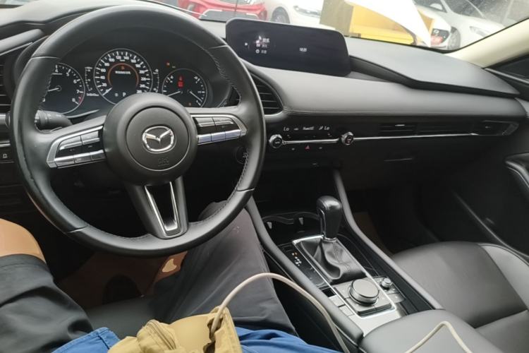 Used Mazda 3 Axela 2021 2.0L Automatic Zhiya Edition Center Console
