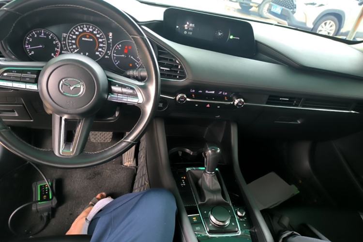 Used Mazda 3 Axela 2021 2.0L Automatic ZhiXuan Edition Center Console