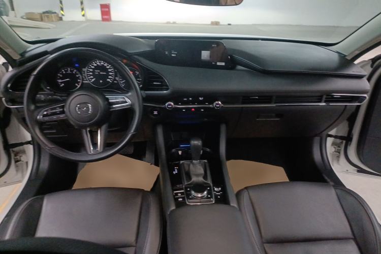 Used Mazda 3 Axela 2021 2.0L Automatic Zhiya Edition Center Console