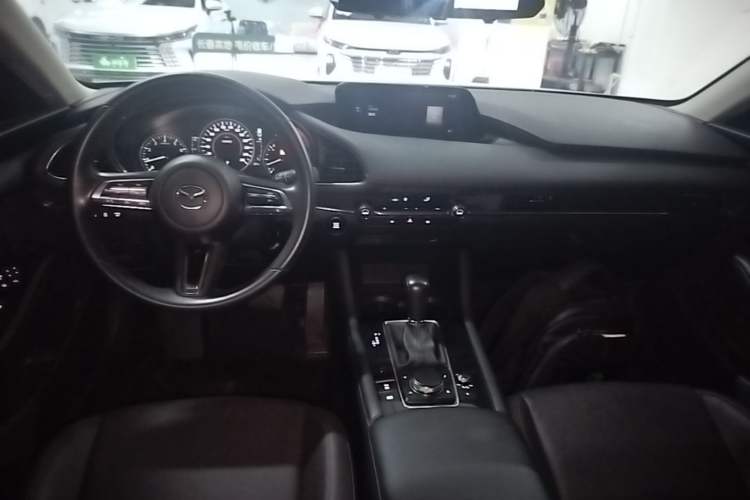 Used Mazda 3 Axela 2021 2.0L Automatic Zhiya Edition Center Console