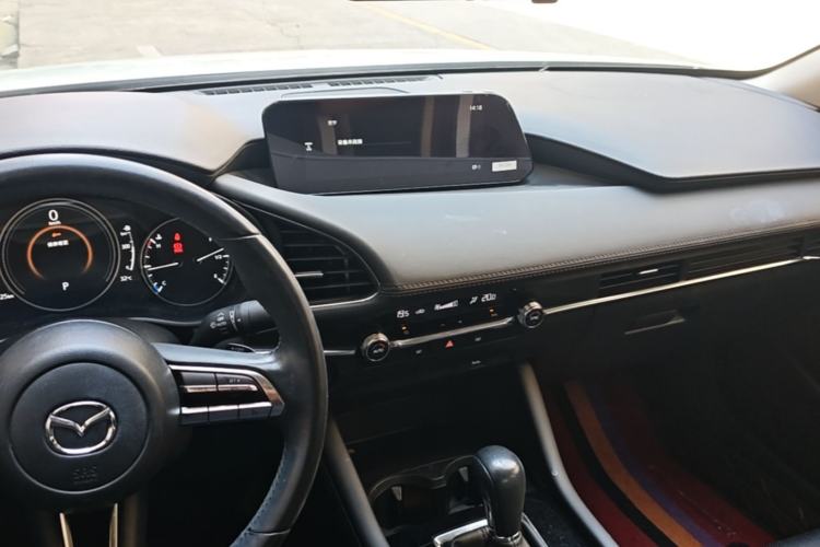 Used Mazda 3 Axela 2021 2.0L Automatic ZhiXuan Edition Center Console