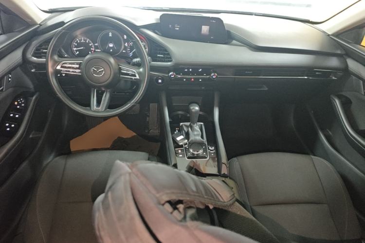 Used Mazda 3 Axela 2021 2.0L Automatic ZhiXuan Edition Center Console