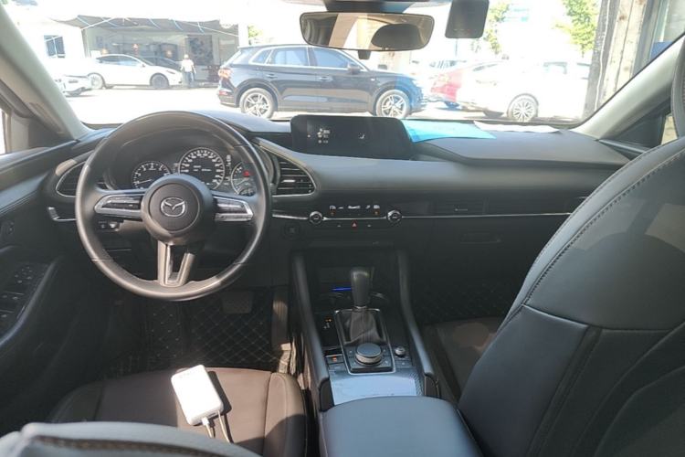 Used Mazda 3 Axela 2021 2.0L Automatic Zhiya Edition Center Console