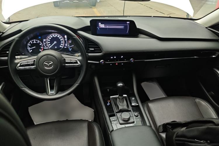 Used Mazda 3 Axela 2021 2.0L Automatic Zhiya Edition Center Console