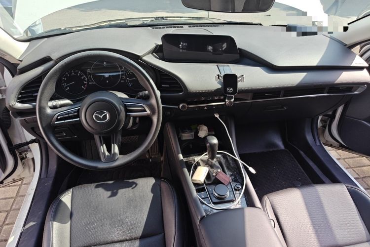 Used Mazda 3 Axela 2021 2.0L Automatic Zhiqing Edition Center Console