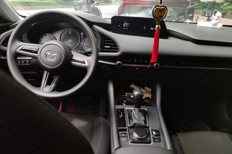 Used Mazda 3 Axela 2021 2.0L Automatic Zhiqing Edition Center Console