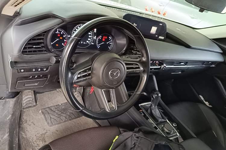Used Mazda 3 Axela 2021 2.0L Automatic Zhiyao Edition Center Console