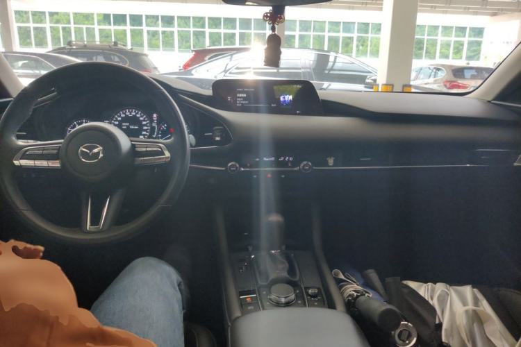 Used Mazda 3 Axela 2021 2.0L Automatic Zhiya Edition Center Console